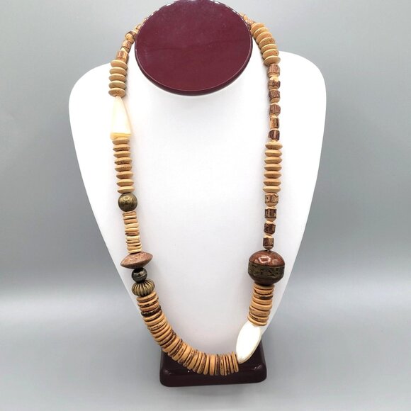 Vintage Boho Wooden & Mother of Pearl MOP Shell Beaded Necklace Barrel Close - Picture 1 of 11